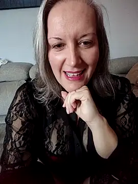 Snapshot of Feelineducentre chatting on October 7, 2025, 9:21 am Feelineducentre online show from October 7, 2025, 9:21 am