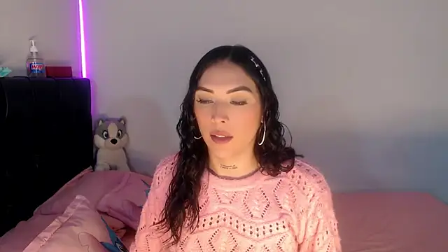 Snapshot of Megan_Gil_ chatting on February 23, 2026, 4:40 pm Megan Gil online show from February 23, 2026, 4:40 pm