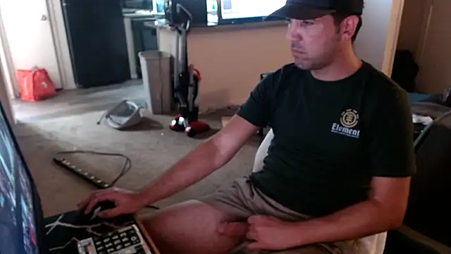 Snapshot of TypicalDepot5 chatting on October 4, 2025, 12:17 pm TypicalDepot5 online show from October 4, 2025, 12:17 pm