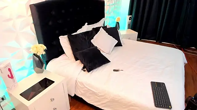 Snapshot of VeroHands chatting on October 2, 2025, 12:08 pm VeroHands online show from October 2, 2025, 12:08 pm