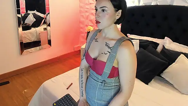 Snapshot of VeroHands chatting on October 26, 2025, 11:43 am VeroHands online show from October 26, 2025, 11:43 am