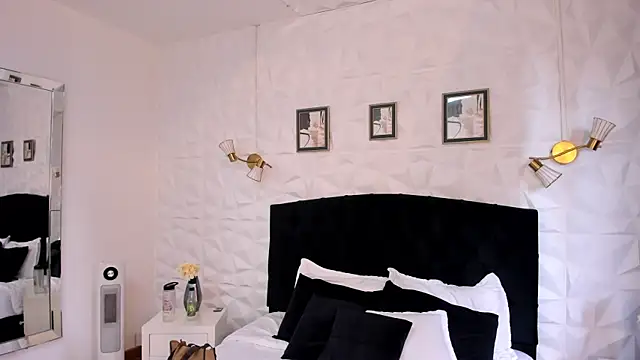 Snapshot of VeroHands chatting on September 20, 2025, 7:19 pm VeroHands online show from September 20, 2025, 7:19 pm