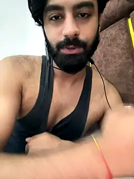 Snapshot of hottestboy03 chatting on October 2, 2025, 5:44 am hottestboy03 online show from October 2, 2025, 5:44 am