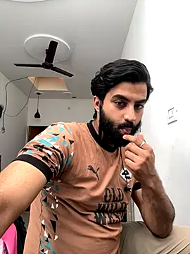 Snapshot of hottestboy03 chatting on October 17, 2025, 6:17 am hottestboy03 online show from October 17, 2025, 6:17 am