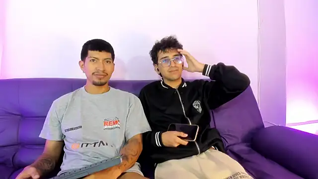 AxelAndJeremy online show from September 18, 2025, 2:58 am