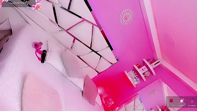 Snapshot of Ariia-janee chatting on October 22, 2025, 6:13 am Ariia-janee online show from October 22, 2025, 6:13 am