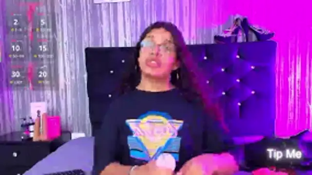 Hailey johnsonn online show from October 30, 2025, 1:20 pm