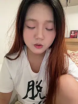 mimi9420 online show from May 5, 2026, 1:36 pm