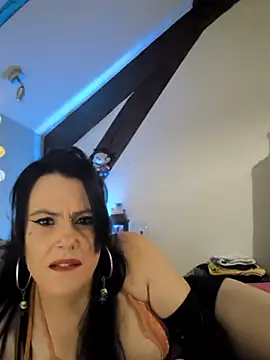 Sosso19squirt online show from November 10, 2025, 10:59 pm