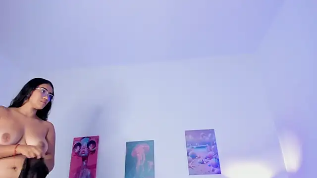 Snapshot of tyra_bankss_ chatting on October 29, 2025, 3:05 am tyra bankss  online show from October 29, 2025, 3:05 am