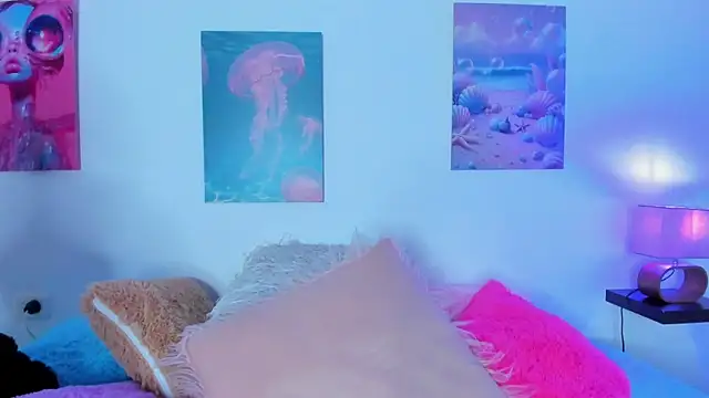 Snapshot of tyra_bankss_ chatting on October 31, 2025, 3:03 am tyra bankss  online show from October 31, 2025, 3:03 am