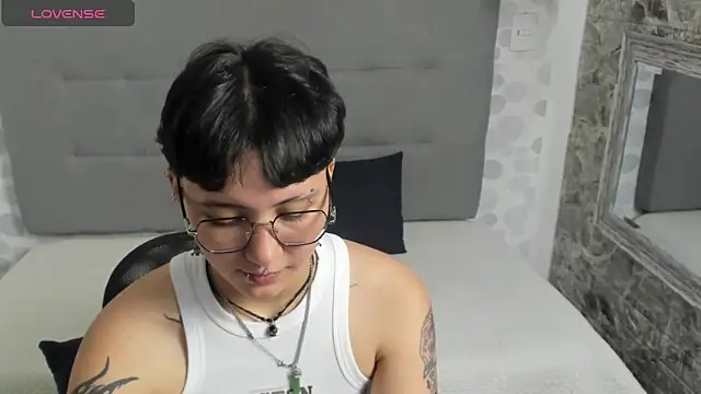 Snapshot of emahills__axelrose chatting on September 12, 2025, 12:55 am emahills  axelrose online show from September 12, 2025, 12:55 am