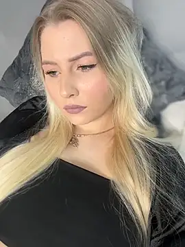 Snapshot of Amy_mit chatting on October 19, 2025, 11:24 am Amy mit online show from October 19, 2025, 11:24 am