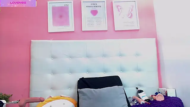 Snapshot of Macarena_05 chatting on October 27, 2025, 1:50 am Macarena 05 online show from October 27, 2025, 1:50 am