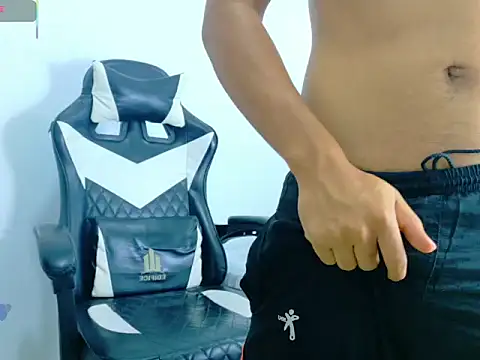 Snapshot of Felipe_Gonzales chatting on October 29, 2025, 7:24 pm Felipe Gonzales online show from October 29, 2025, 7:24 pm