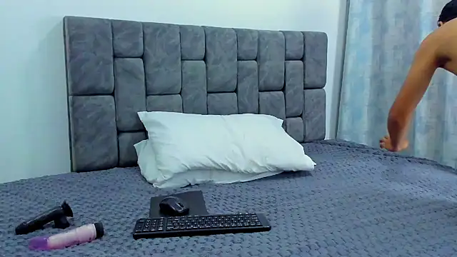 Snapshot of Felipe_Gonzales chatting on October 11, 2025, 12:44 am Felipe Gonzales online show from October 11, 2025, 12:44 am