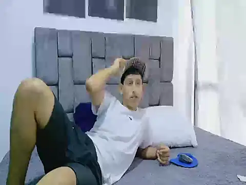 Snapshot of Felipe_Gonzales chatting on September 24, 2025, 7:09 pm Felipe Gonzales online show from September 24, 2025, 7:09 pm