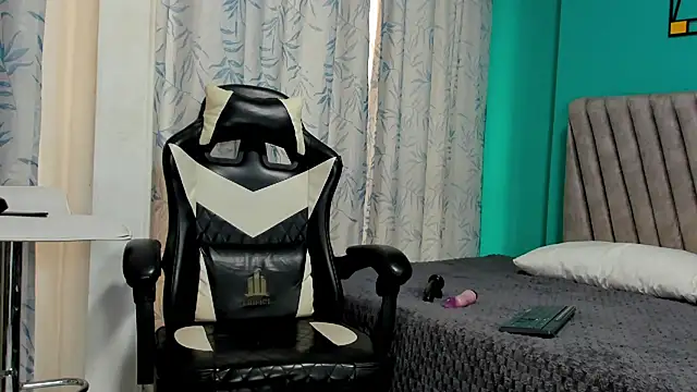 Snapshot of Felipe_Gonzales chatting on September 29, 2025, 12:44 pm Felipe Gonzales online show from September 29, 2025, 12:44 pm