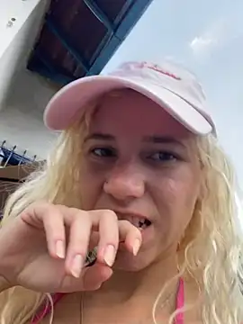 Bruna551 online show from April 5, 2026, 3:51 pm