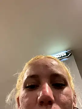 Snapshot of Bruna551 chatting on October 18, 2025, 3:08 am Bruna551 online show from October 18, 2025, 3:08 am