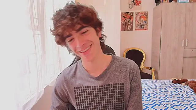 Nude Boy18 online show from October 27, 2025, 3:13 pm