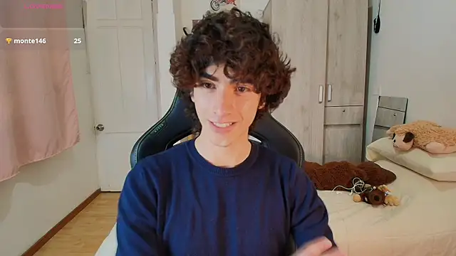 Nude Boy18 online show from December 1, 2025, 11:27 pm