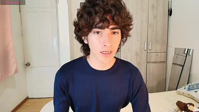 Nude Boy18 online show from November 17, 2025, 12:14 am