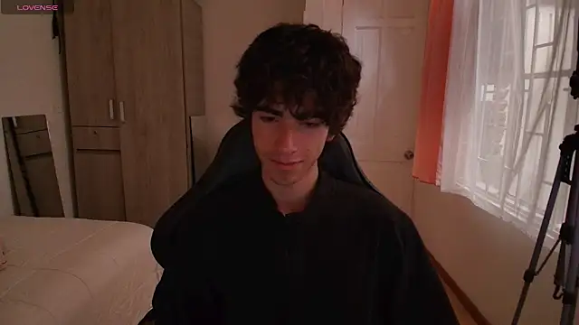 Nude Boy18 online show from September 18, 2025, 9:51 pm