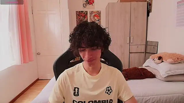 Nude Boy18 online show from May 24, 2026, 6:52 pm