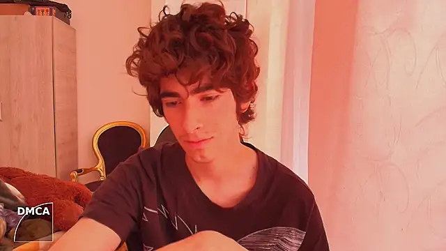 Nude Boy18 online show from October 3, 2025, 4:19 pm