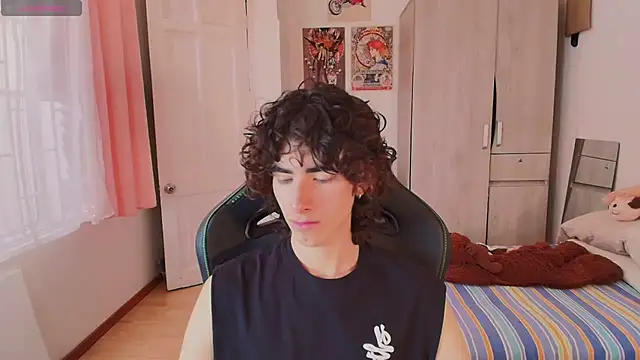 Nude Boy18 online show from March 11, 2026, 9:20 pm