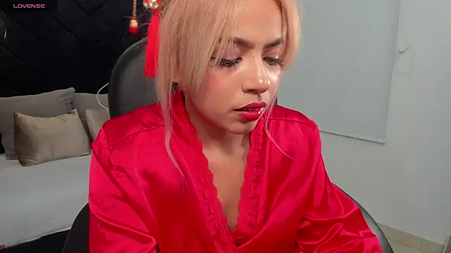 Snapshot of momo_ayasse chatting on February 11, 2026, 4:23 am momo ayasse online show from February 11, 2026, 4:23 am