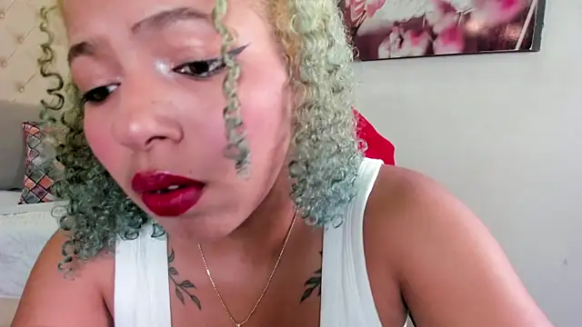 Snapshot of momo_ayasse chatting on December 22, 2025, 9:59 pm momo ayasse online show from December 22, 2025, 9:59 pm