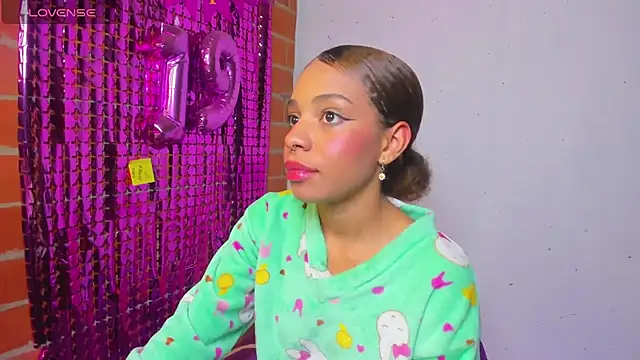 Snapshot of yumi_hanna chatting on September 23, 2025, 1:56 am yumi hanna online show from September 23, 2025, 1:56 am