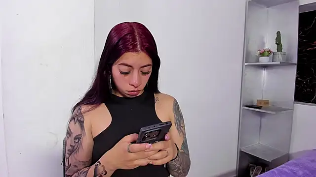 Snapshot of Maazikeen chatting on October 16, 2025, 7:27 am Maazikeen online show from October 16, 2025, 7:27 am