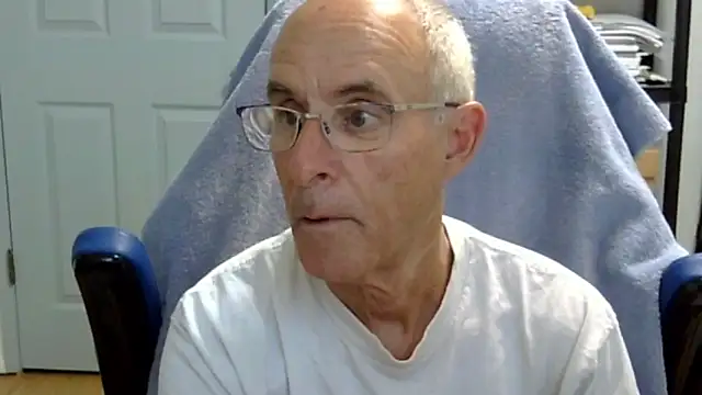 funone1999 online show from April 18, 2026, 1:52 am