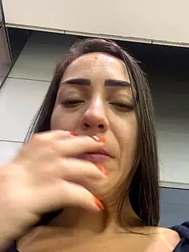 lucioliveira online show from October 4, 2025, 1:51 am