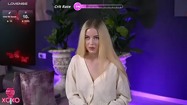 Snapshot of SerenaNoir chatting on October 2, 2025, 3:32 am SerenaNoir online show from October 2, 2025, 3:32 am