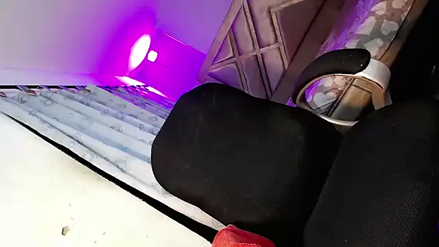 Snapshot of sexy_yesica chatting on October 27, 2025, 3:29 am sexy yesica online show from October 27, 2025, 3:29 am