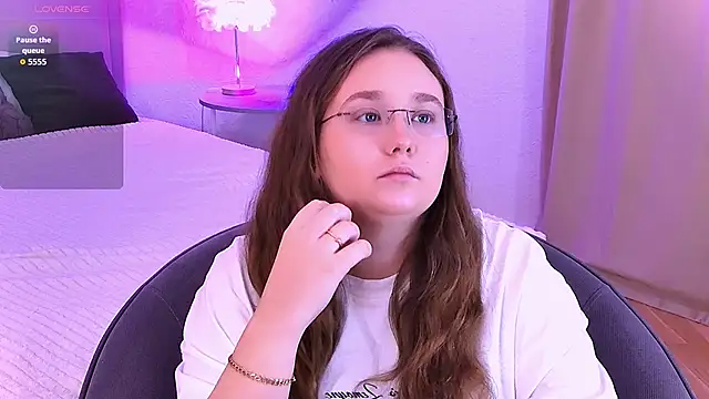 VelvetVixenCute online show from October 20, 2025, 5:31 am