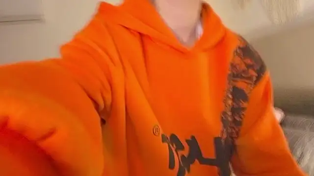 Little mia   online show from February 12, 2026, 10:53 pm