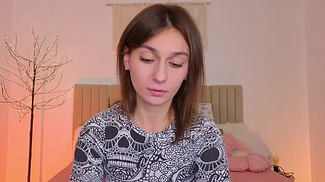 Little mia   online show from November 13, 2025, 9:08 pm