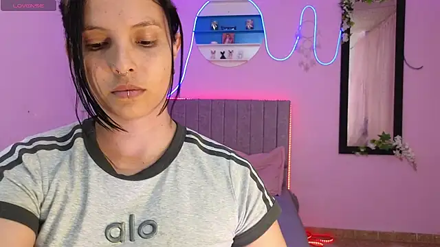 MiSofialeal online show from October 14, 2025, 7:03 pm