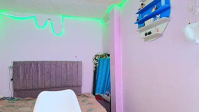 MiSofialeal online show from February 26, 2026, 6:30 pm