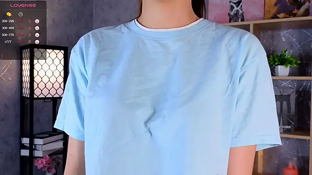 LoisGales online show from October 6, 2025, 3:02 pm