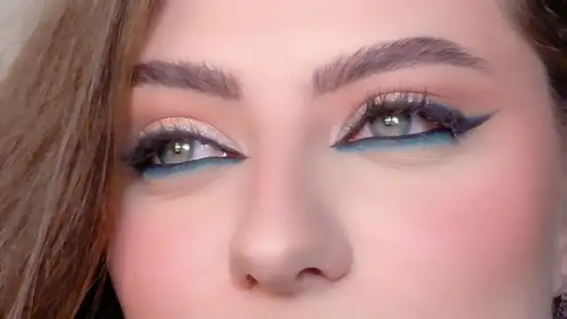 Sienna Voss online show from January 15, 2026, 8:34 pm