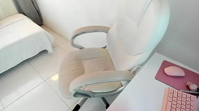 Angel kanon online show from September 22, 2025, 11:38 am