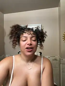 Snapshot of allybluee777 chatting on February 19, 2026, 1:30 pm allybluee777 online show from February 19, 2026, 1:30 pm