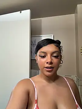 Snapshot of allybluee777 chatting on February 6, 2026, 3:30 pm allybluee777 online show from February 6, 2026, 3:30 pm