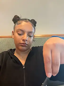 Snapshot of allybluee777 chatting on March 2, 2026, 1:40 pm allybluee777 online show from March 2, 2026, 1:40 pm